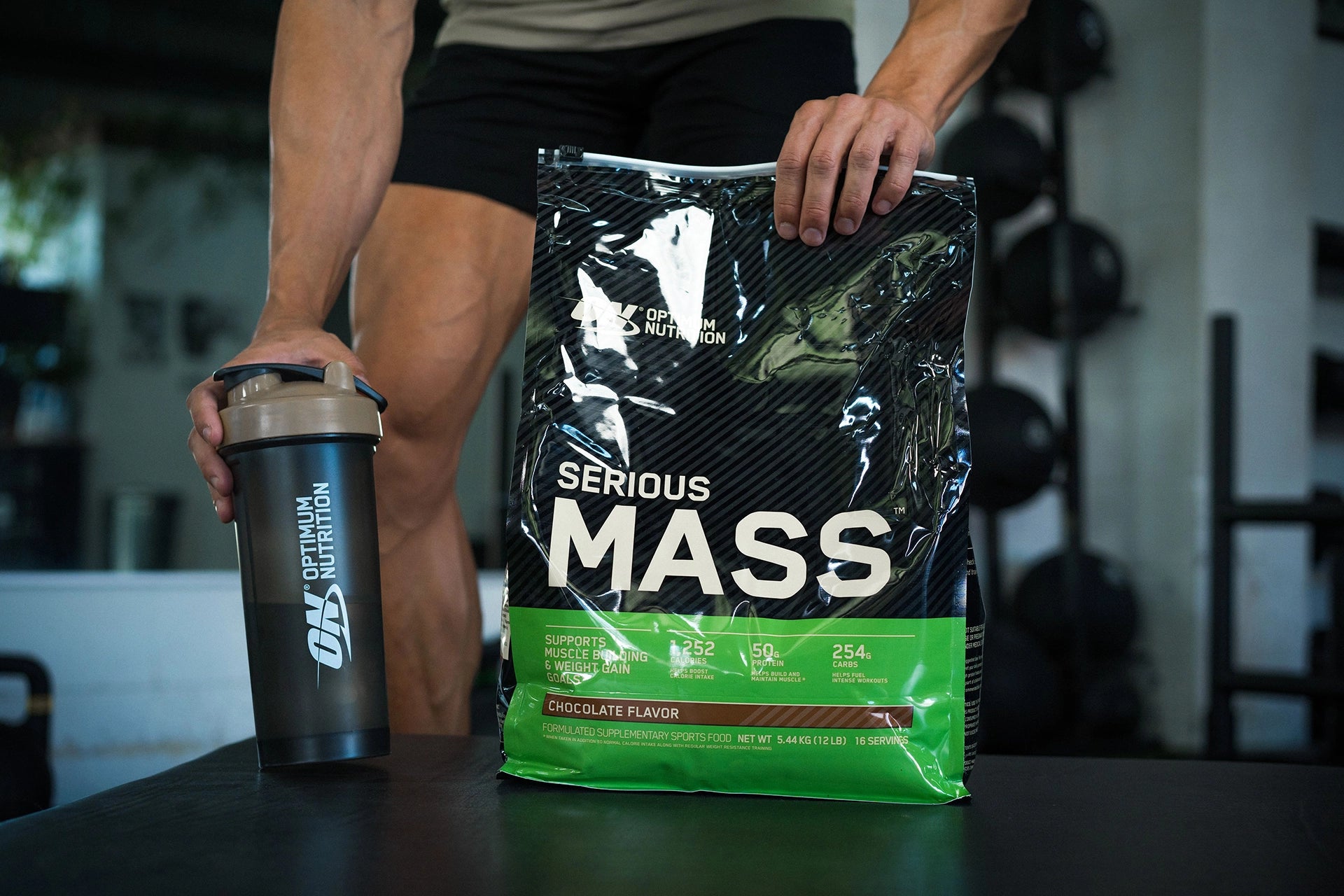 Optimum Nutrition Serious Mass 12lb + Shaker: Athlete Image